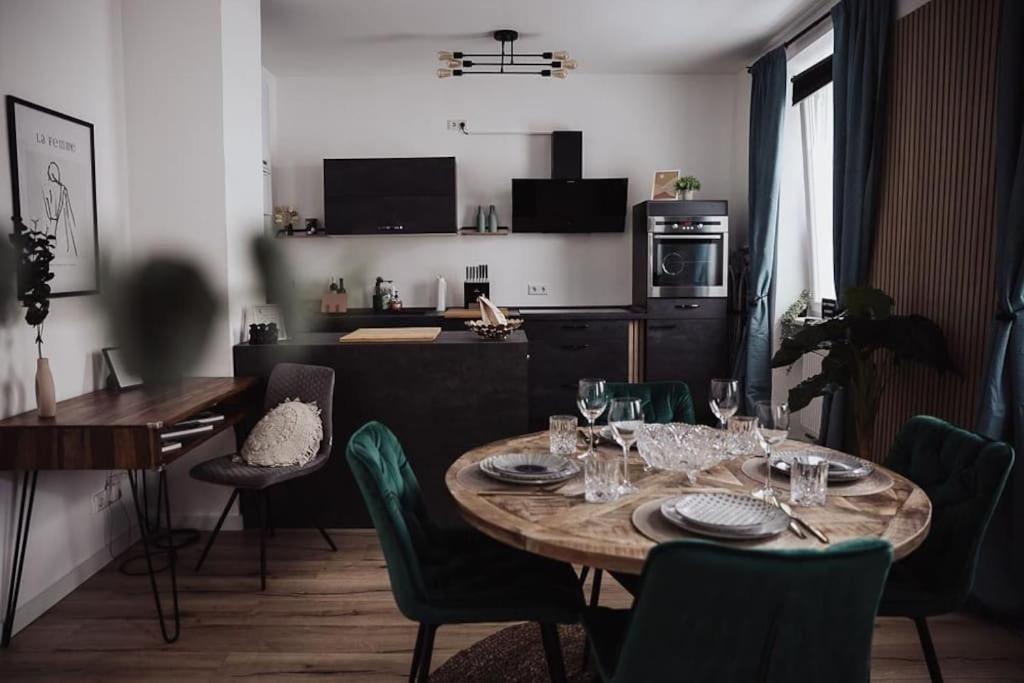 Cozy Dreams: Deluxe 2-Zimmer-Apartment -Kueche Nuremberga Exterior foto